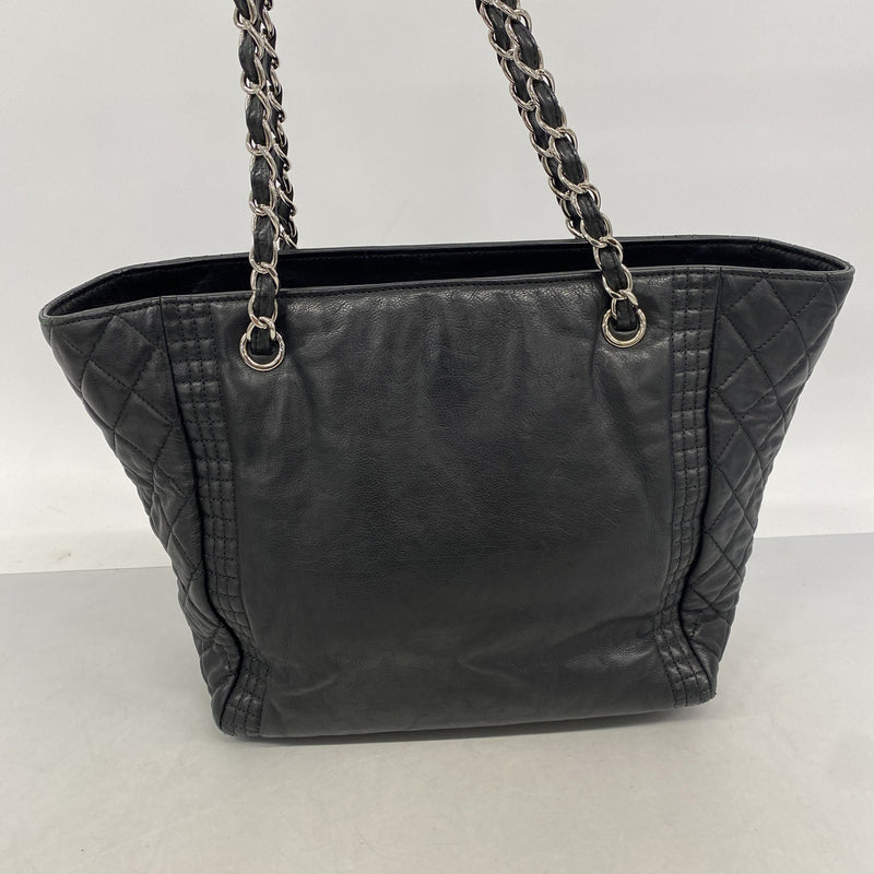 【6ia0064】シャネル チェーントート ラムスキン ブラック シルバー金具【中古】レディース