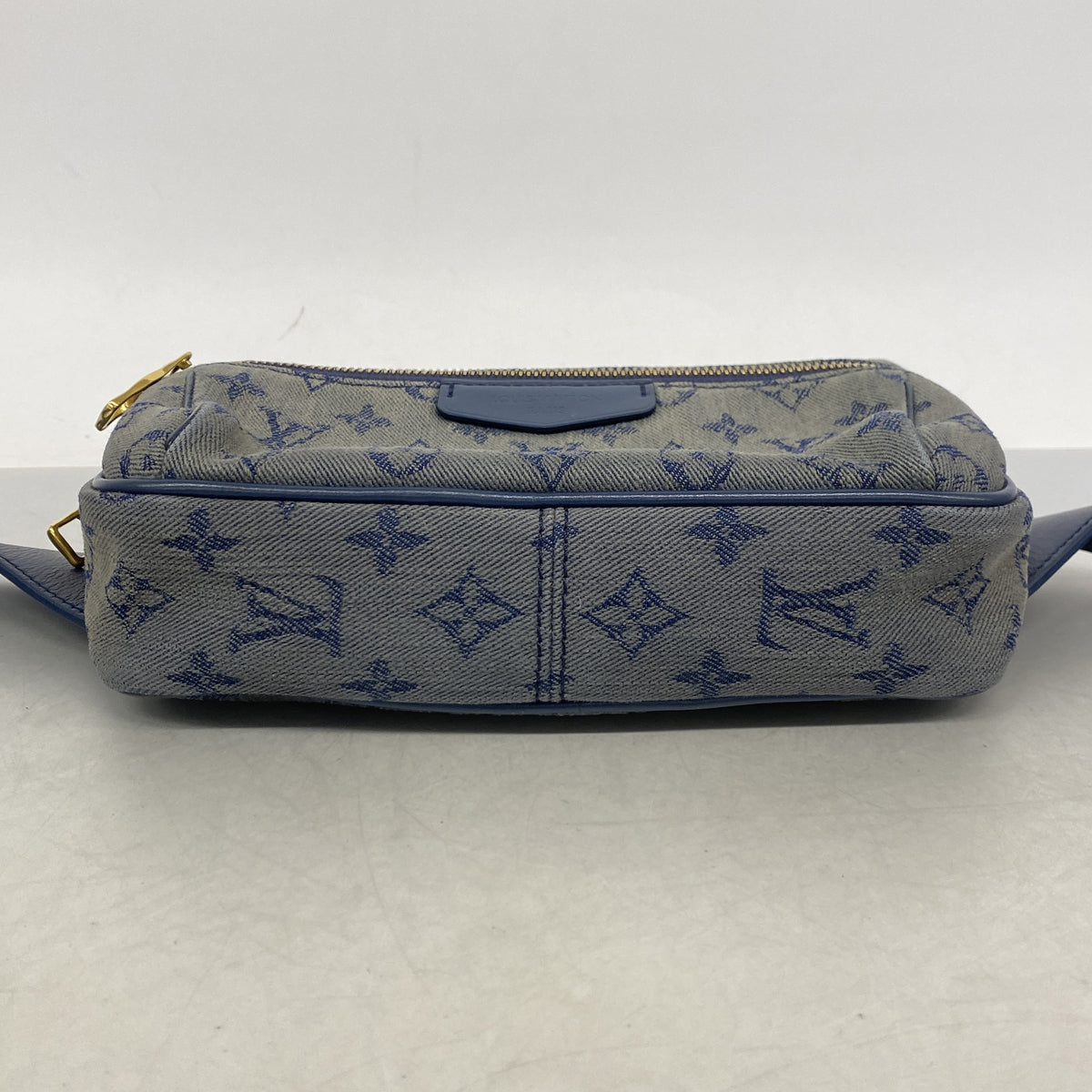 【6ia0073】ルイヴィトン ボディバッグ モノグラム・デニム バムバッグアウトドア M44741 ネイビー【中古】メンズ