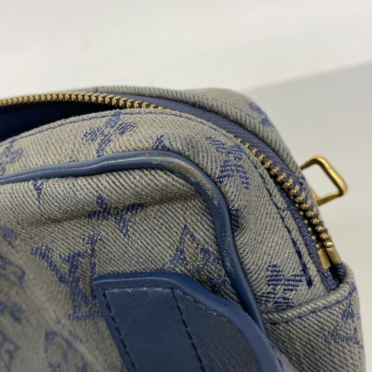 【6ia0073】ルイヴィトン ボディバッグ モノグラム・デニム バムバッグアウトドア M44741 ネイビー【中古】メンズ