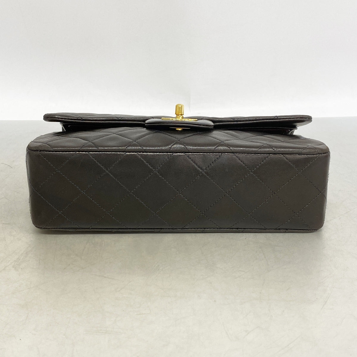 【6ia0129】シャネル ショルダーバッグ マトラッセ Wフラップ Wチェーン ラムスキン ブラック ゴールド金具【中古】レディース