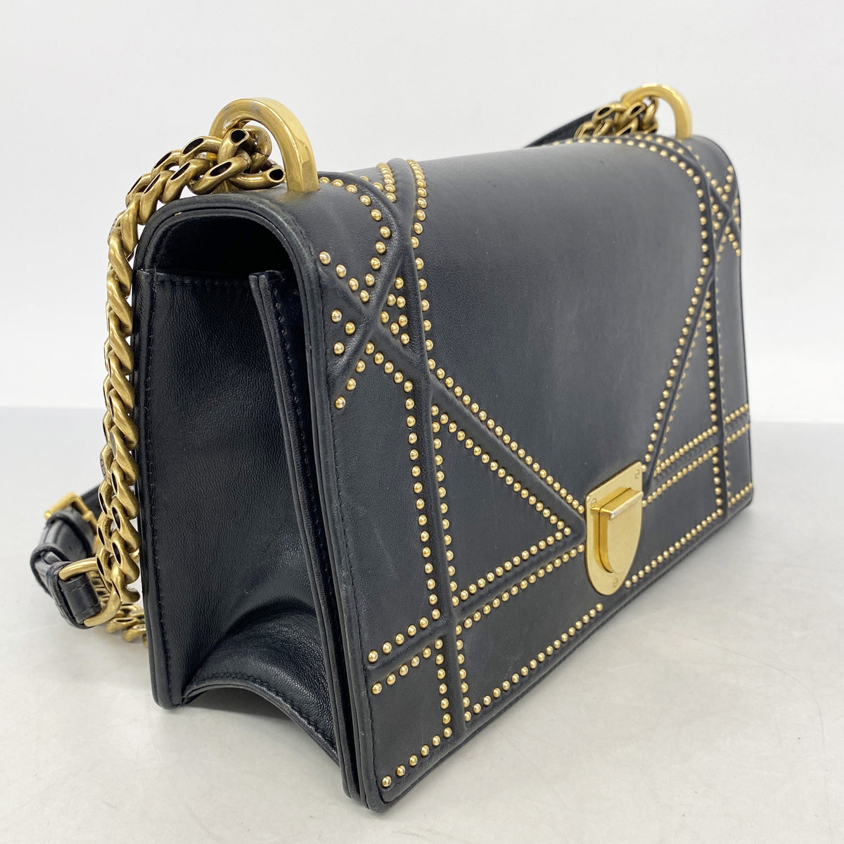 【6ia0175】クリスチャンディオール ショルダーバッグ ディオラマ レザー ブラック ゴールド金具【中古】レディース