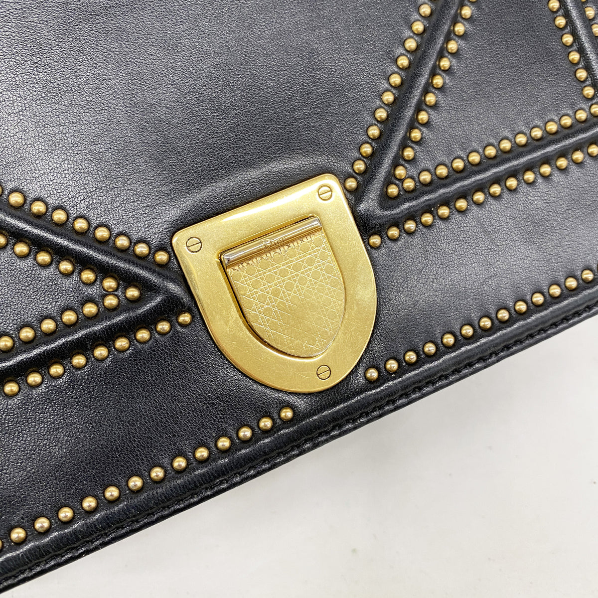 【6ia0175】クリスチャンディオール ショルダーバッグ ディオラマ レザー ブラック ゴールド金具【中古】レディース