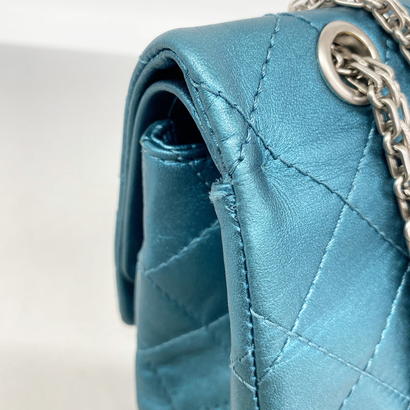 【6ia0176】シャネル ショルダーバッグ 2.55/マトラッセ Wフラップ Wチェーン レザー メタリックブルー シルバー金具【中古】レディース