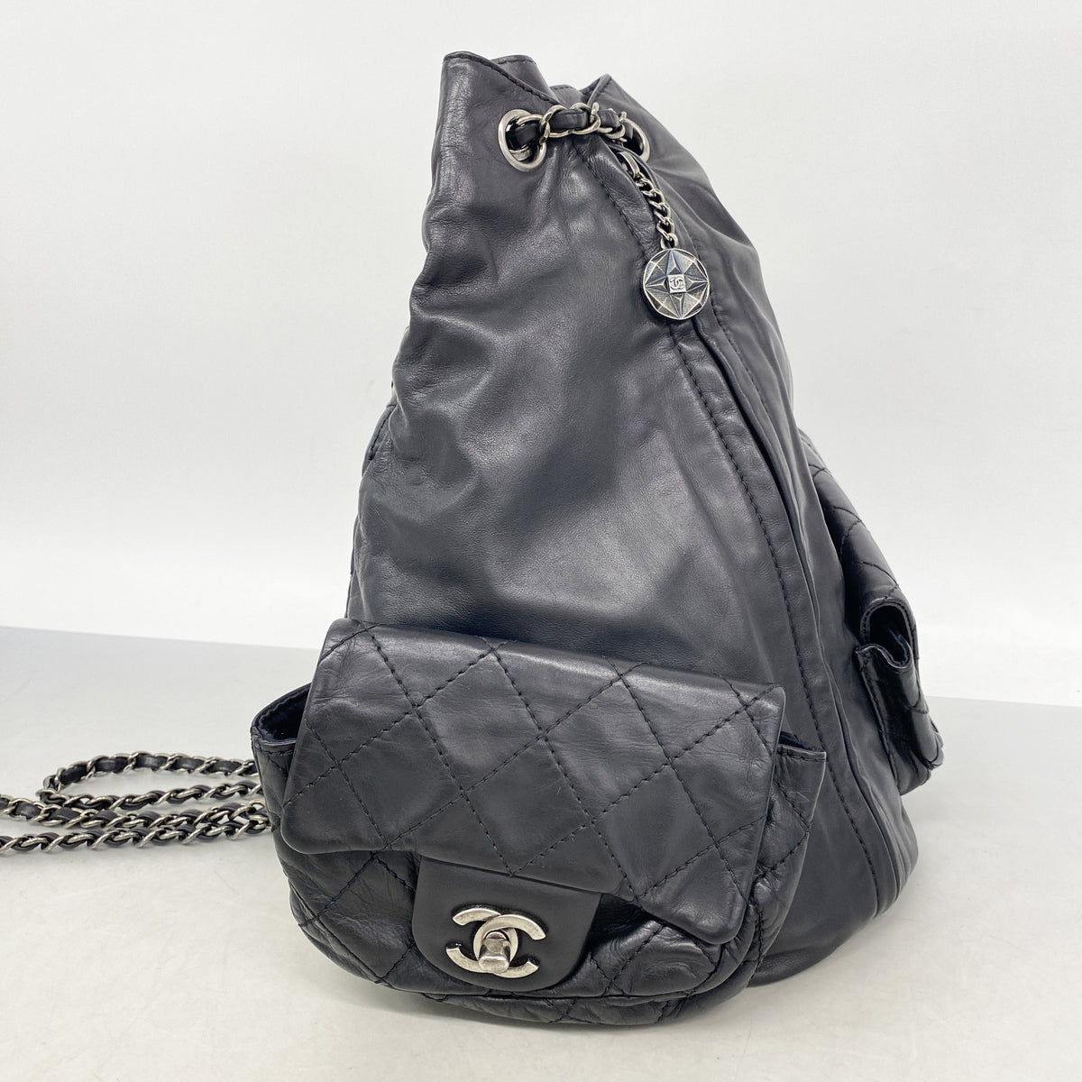 【6ia0177】シャネル リュック・デイパック マトラッセ レザー ブラック シルバー金具【中古】レディース