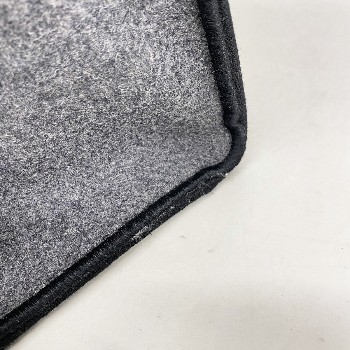 【6ia0181】フェンディ トートバッグ フェルト グレー ゴールド金具【中古】レディース