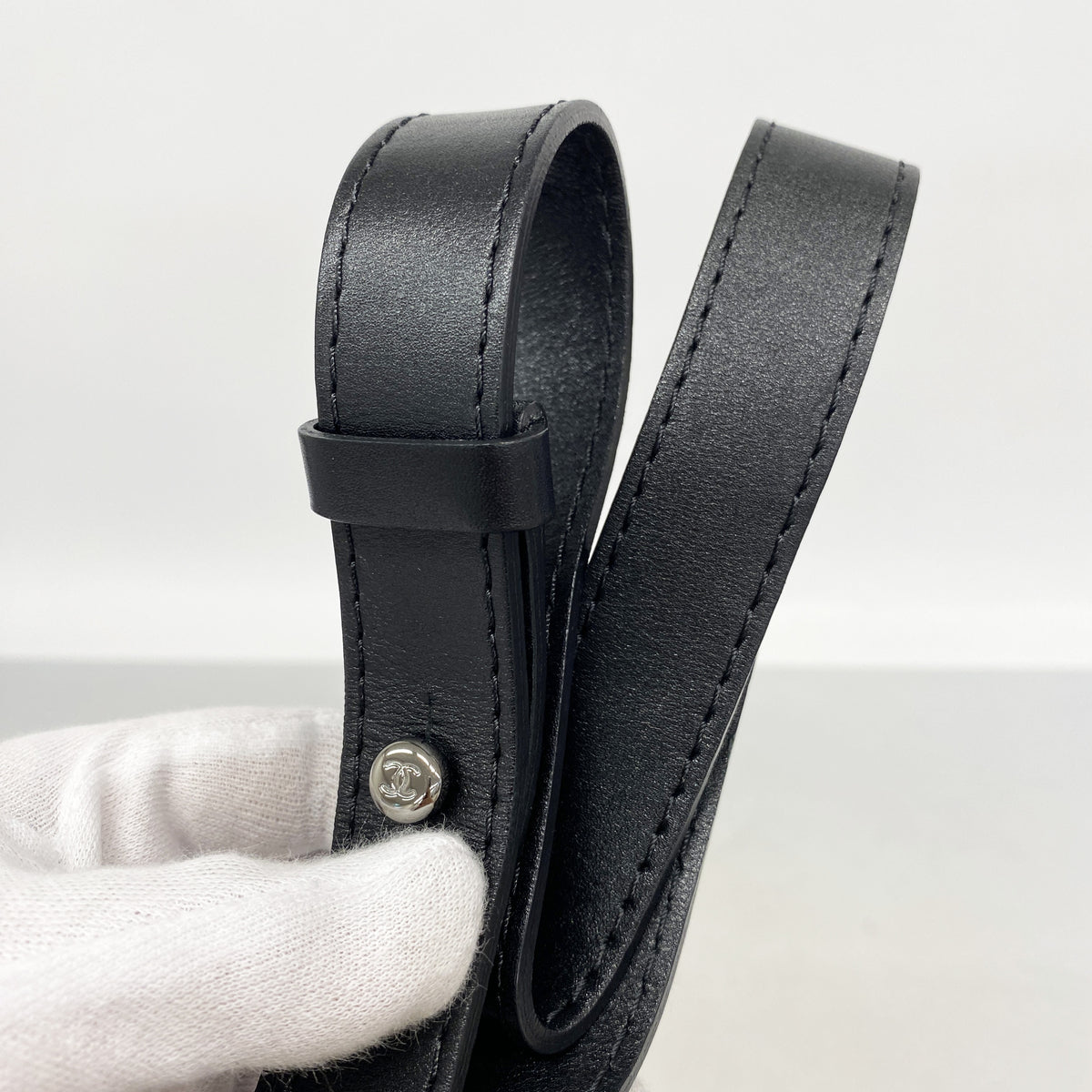 【6ia0182】シャネル ショルダーバッグ マトラッセ Wチェーン レザー ブラック シルバー金具【中古】レディース