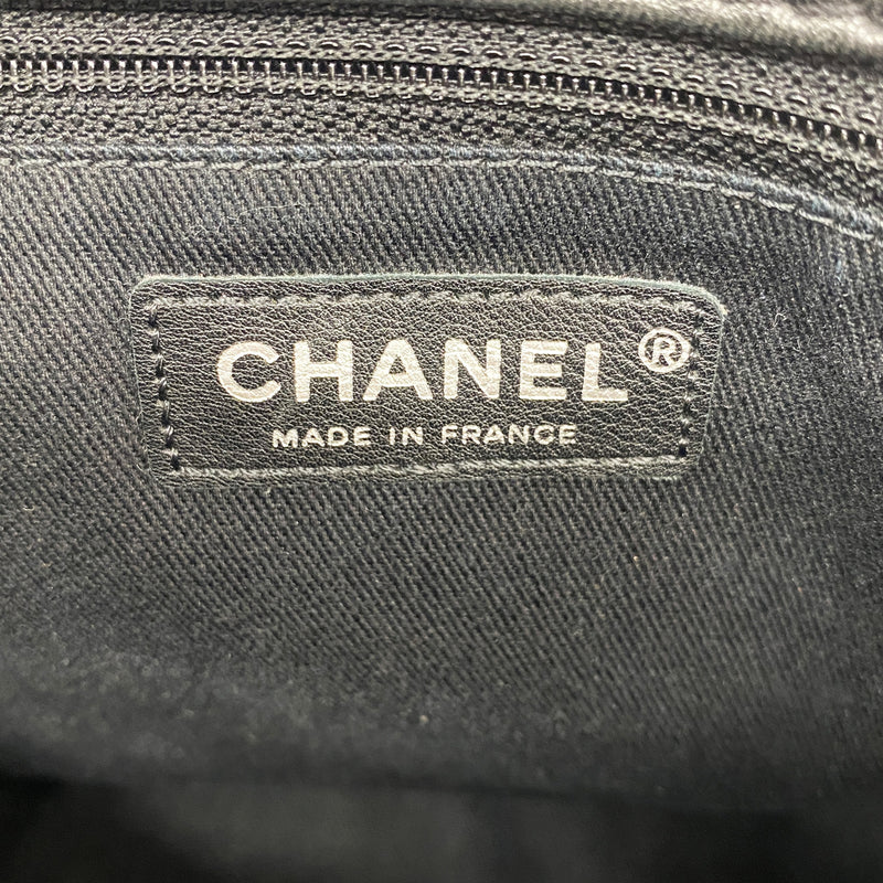 【6ia0182】シャネル ショルダーバッグ マトラッセ Wチェーン レザー ブラック シルバー金具【中古】レディース