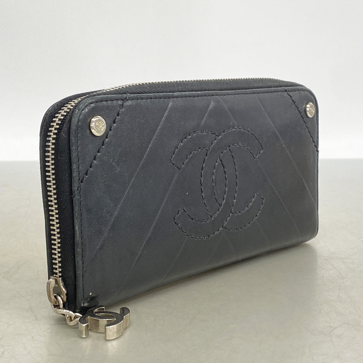 【6ia0232】シャネル 長財布 Vステッチ ラムスキン ブラック シルバー金具【中古】レディース