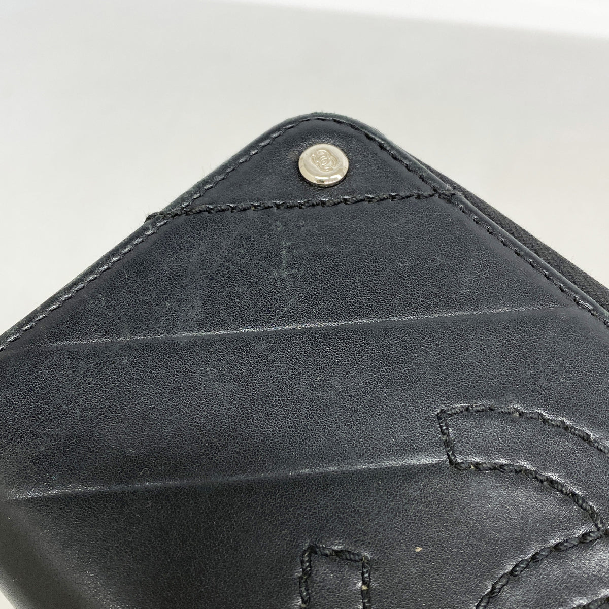 【6ia0232】シャネル 長財布 Vステッチ ラムスキン ブラック シルバー金具【中古】レディース