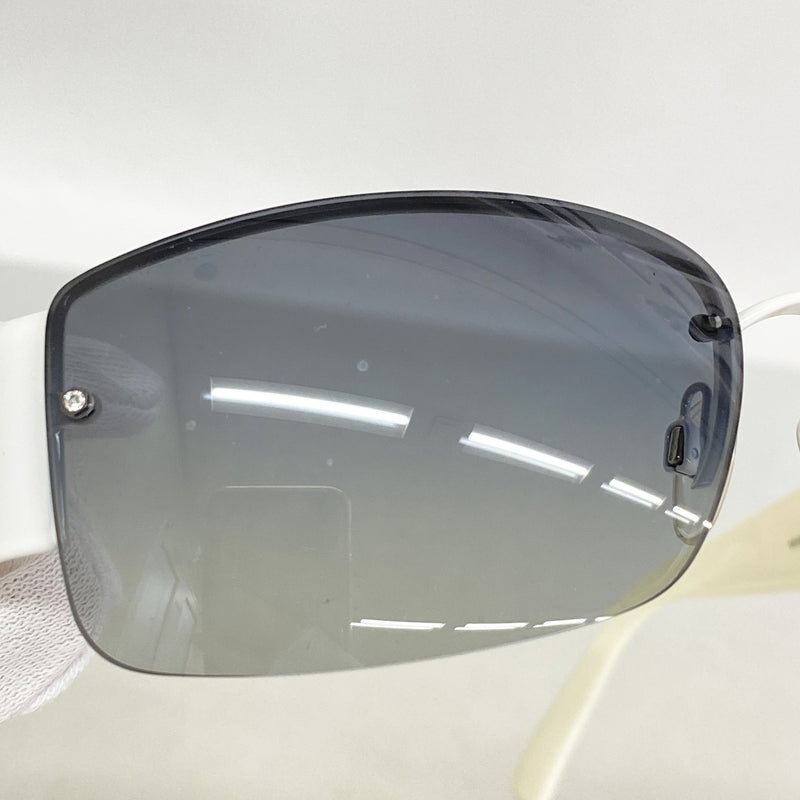 【6ia0293】シャネル サングラス 4117-B プラスチック ホワイト シルバー金具【中古】レディース