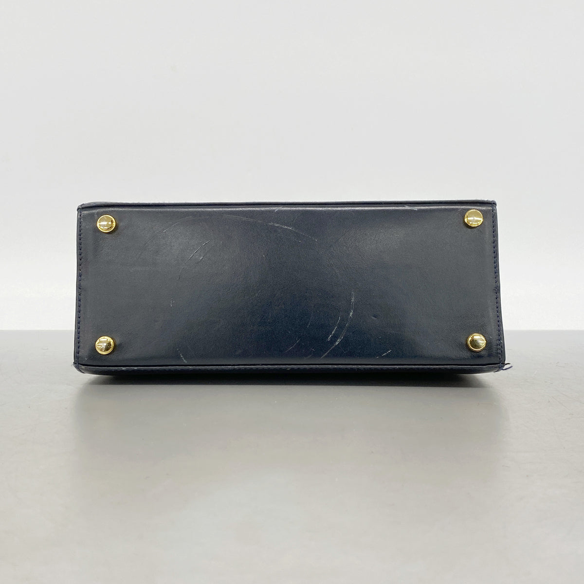 【6ia0350】サルヴァトーレフェラガモ ハンドバッグ ヴァラ レザー ネイビー ゴールド金具 2wayバッグ【中古】レディース