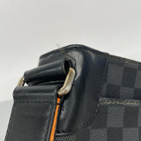 【6ia0358】ルイヴィトン ショルダーバッグ ダミエ・グラフィット ディストリクトPM NM N42405 ブラック オレンジ【中古】メンズ