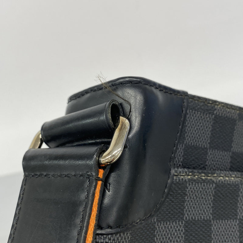 【6ia0358】ルイヴィトン ショルダーバッグ ダミエ・グラフィット ディストリクトPM NM N42405 ブラック オレンジ【中古】メンズ