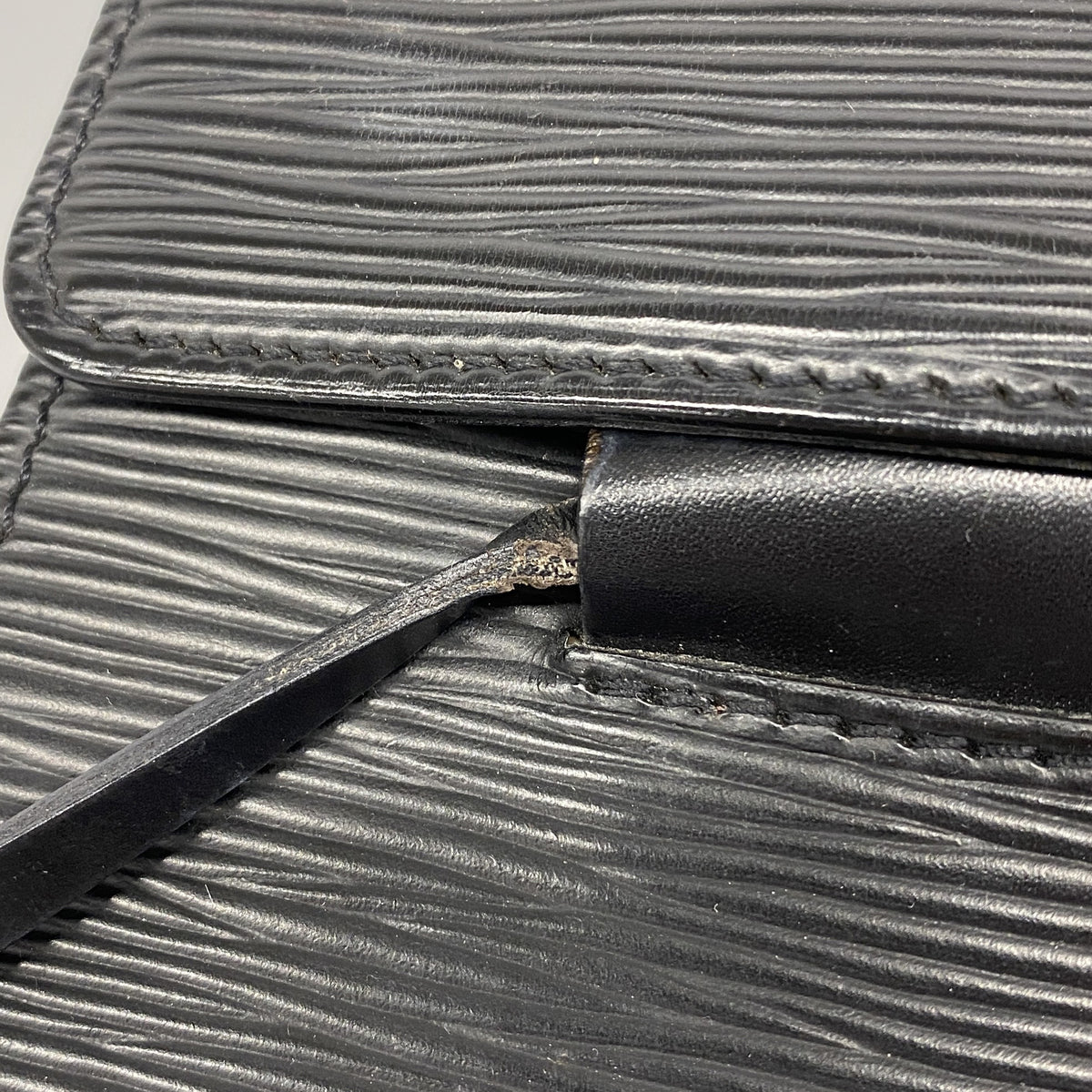 【6ia0361】ルイヴィトン ショルダーバッグ エピ ディナール M52022 ノワール【中古】レディース