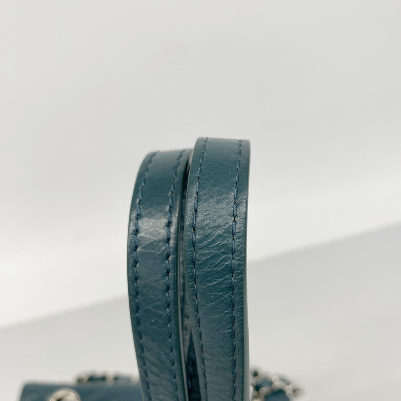 【6ia0363】シャネル リュック・デイパック マトラッセ ラムスキン ビニール グリーン シルバー金具【中古】レディース