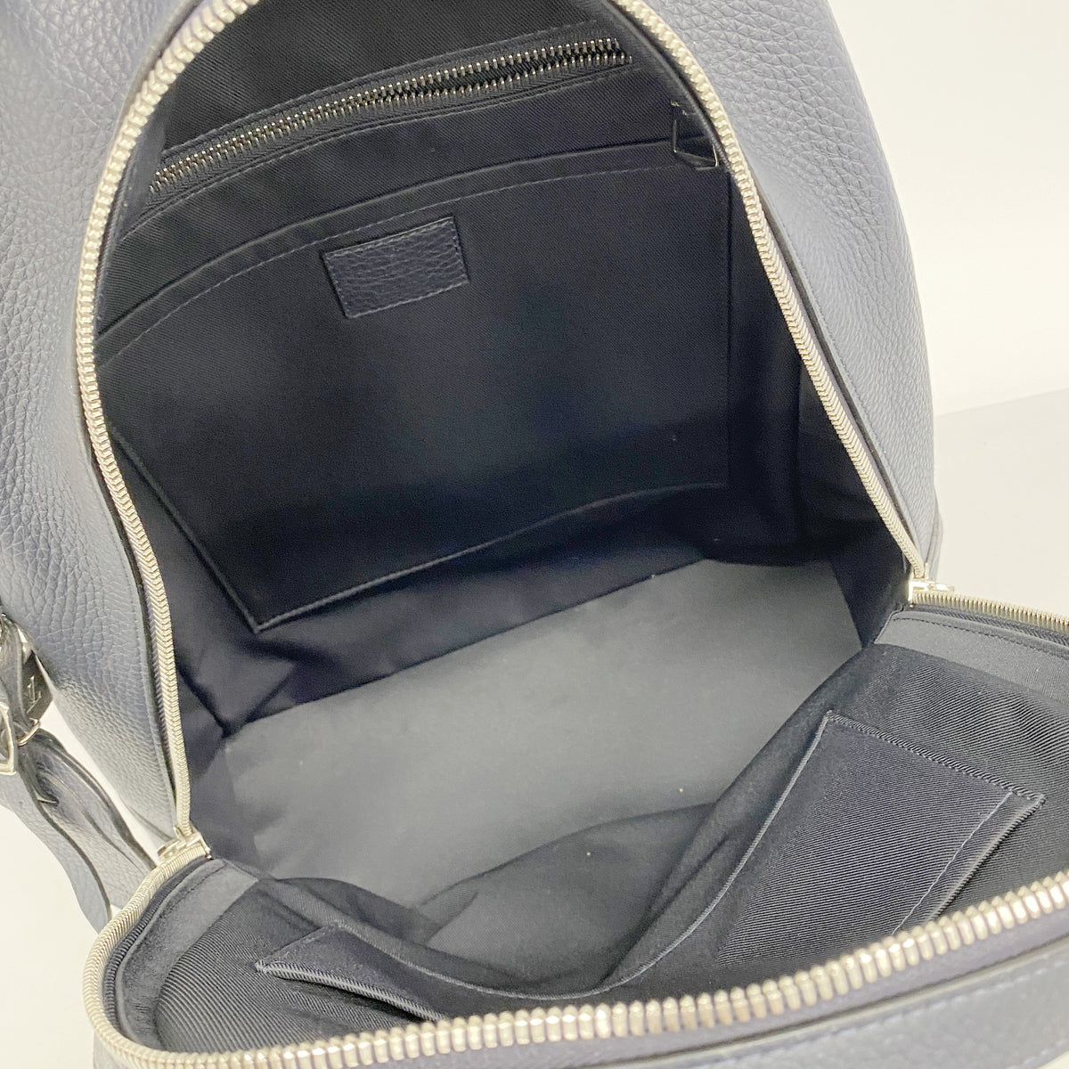 【6ia0410】ルイヴィトン リュック・デイパック LVサークル アルマンド M53442 ネイビー【中古】メンズ