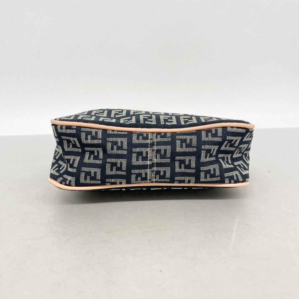 【6ia0428】フェンディ ハンドバッグ ズッキーノ ナイロンキャンバス ブラック ゴールド金具【中古】レディース