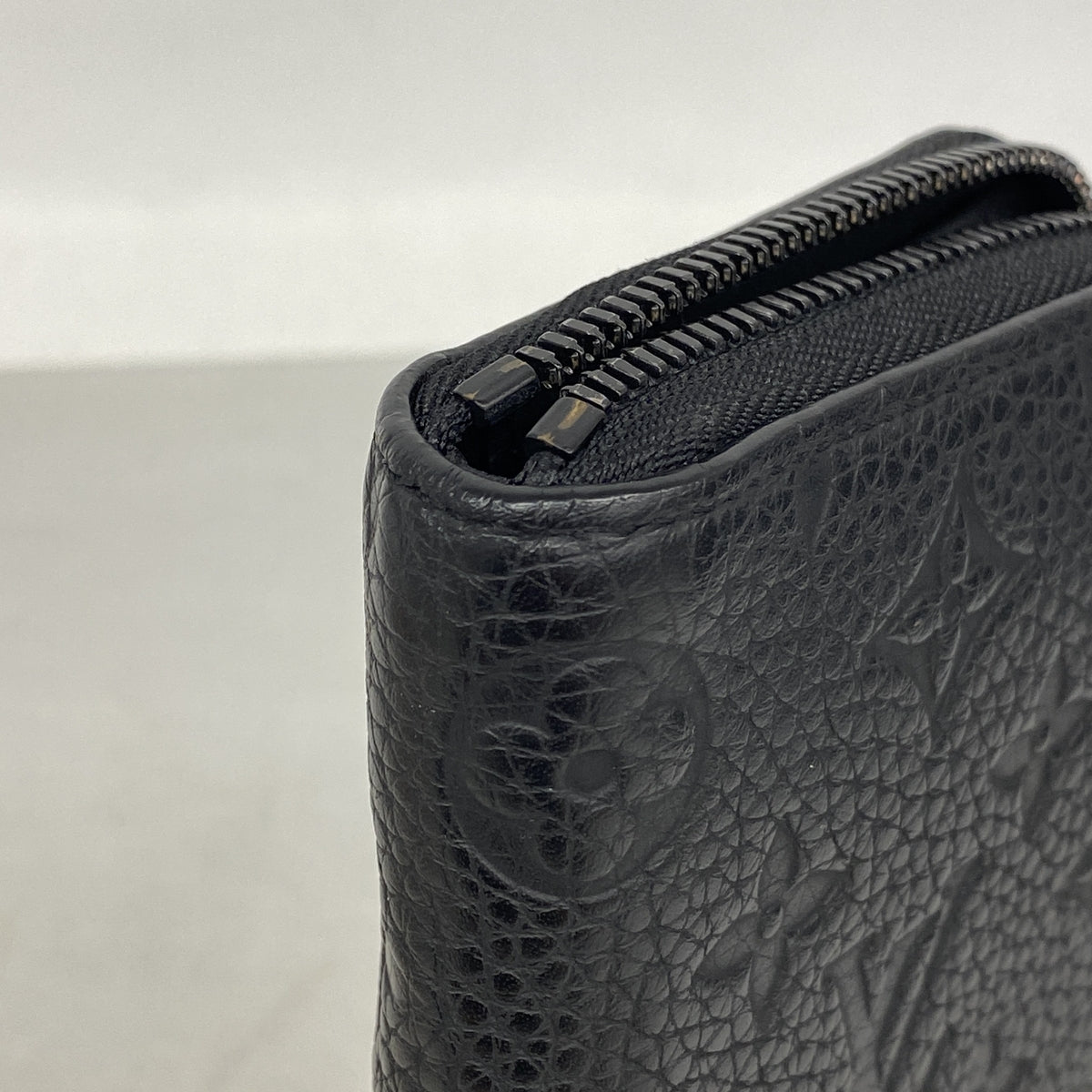 【6ia0436】ルイヴィトン 長財布 モノグラム・トリヨン ジッピーウォレットヴェルティカル M69047 ノワール【中古】メンズ