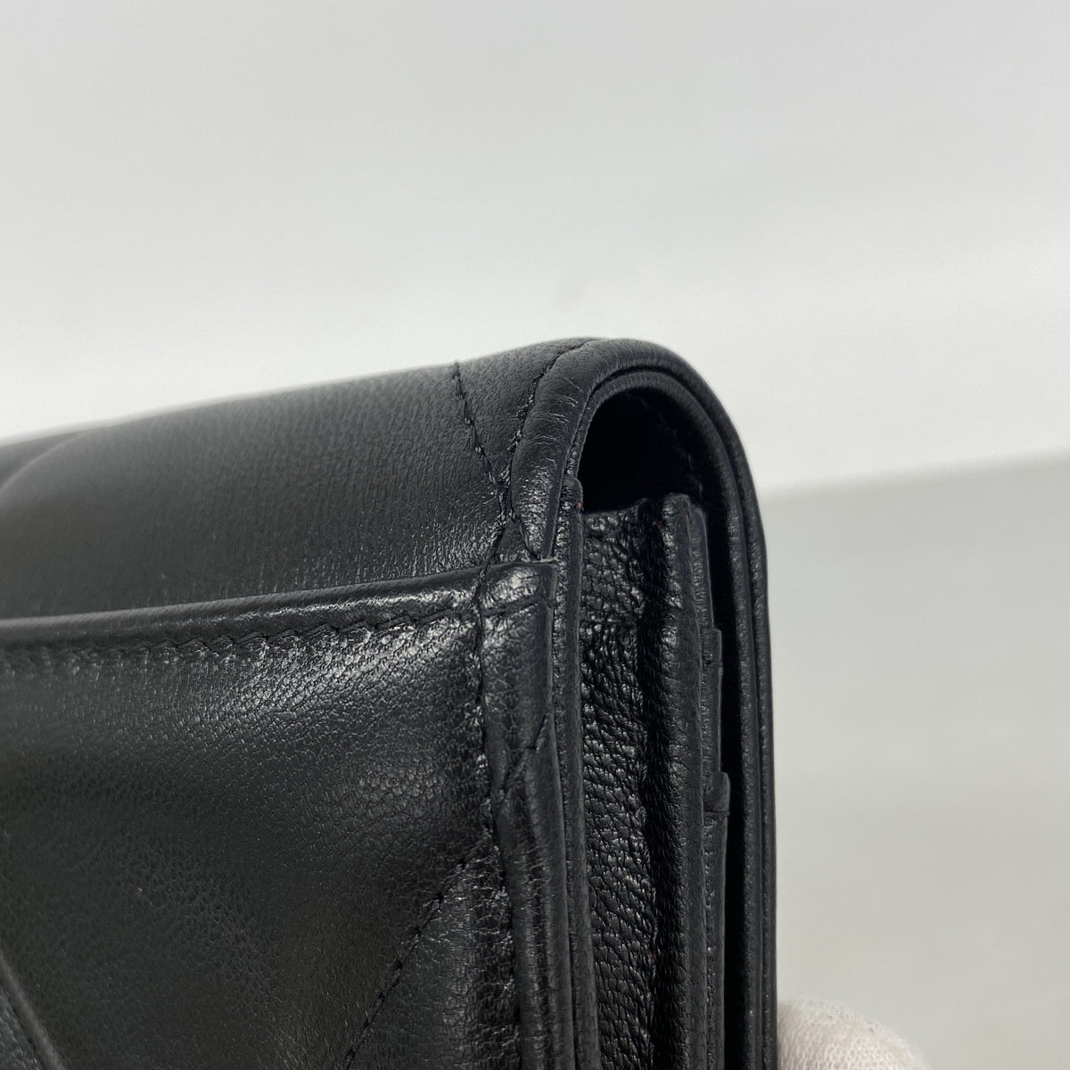 【6ia0448】シャネル 財布 シャネル19 ラムスキン ブラック ゴールド金具【中古】レディース
