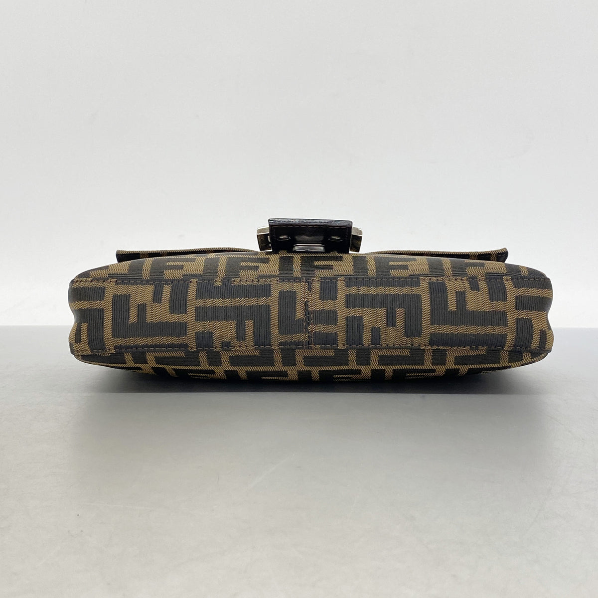 【6ia0459】フェンディ ハンドバッグ ズッカ マンマバケット ナイロンキャンバス ブラウン シルバー金具【中古】レディース