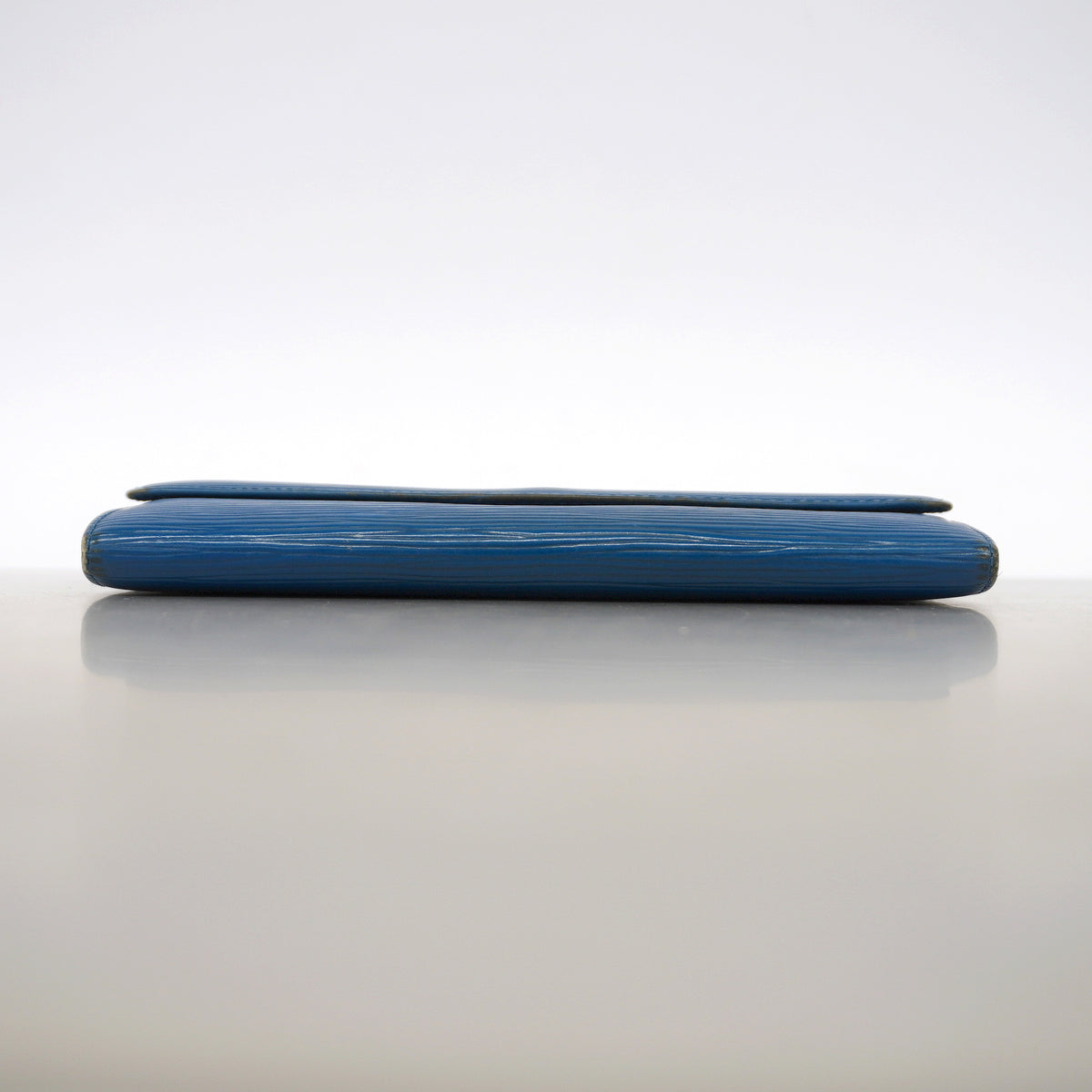 【6ia0497】ルイヴィトン 長財布 エピ ポルトモネクレディ M63575 トレドブルー【中古】レディース