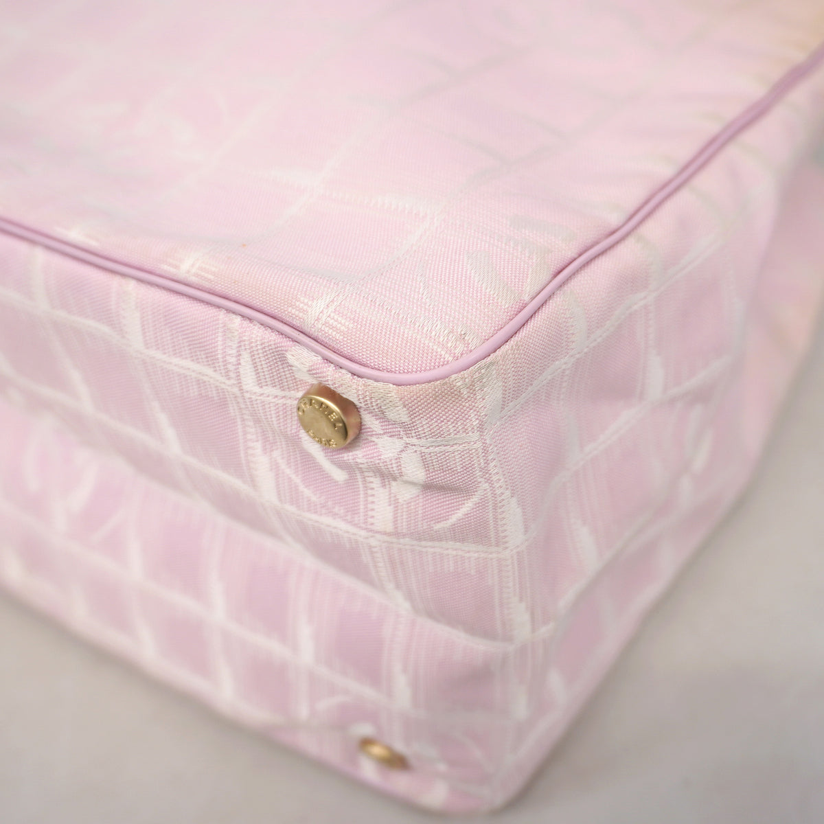 【6ia0498】シャネル トートバッグ ニュートラベル ナイロン ピンク シャンパンゴールド金具【中古】レディース