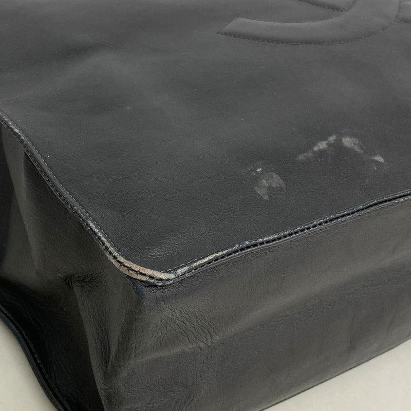【6ia0499】シャネル チェーントート ラムスキン ブラック ゴールド金具【中古】レディース
