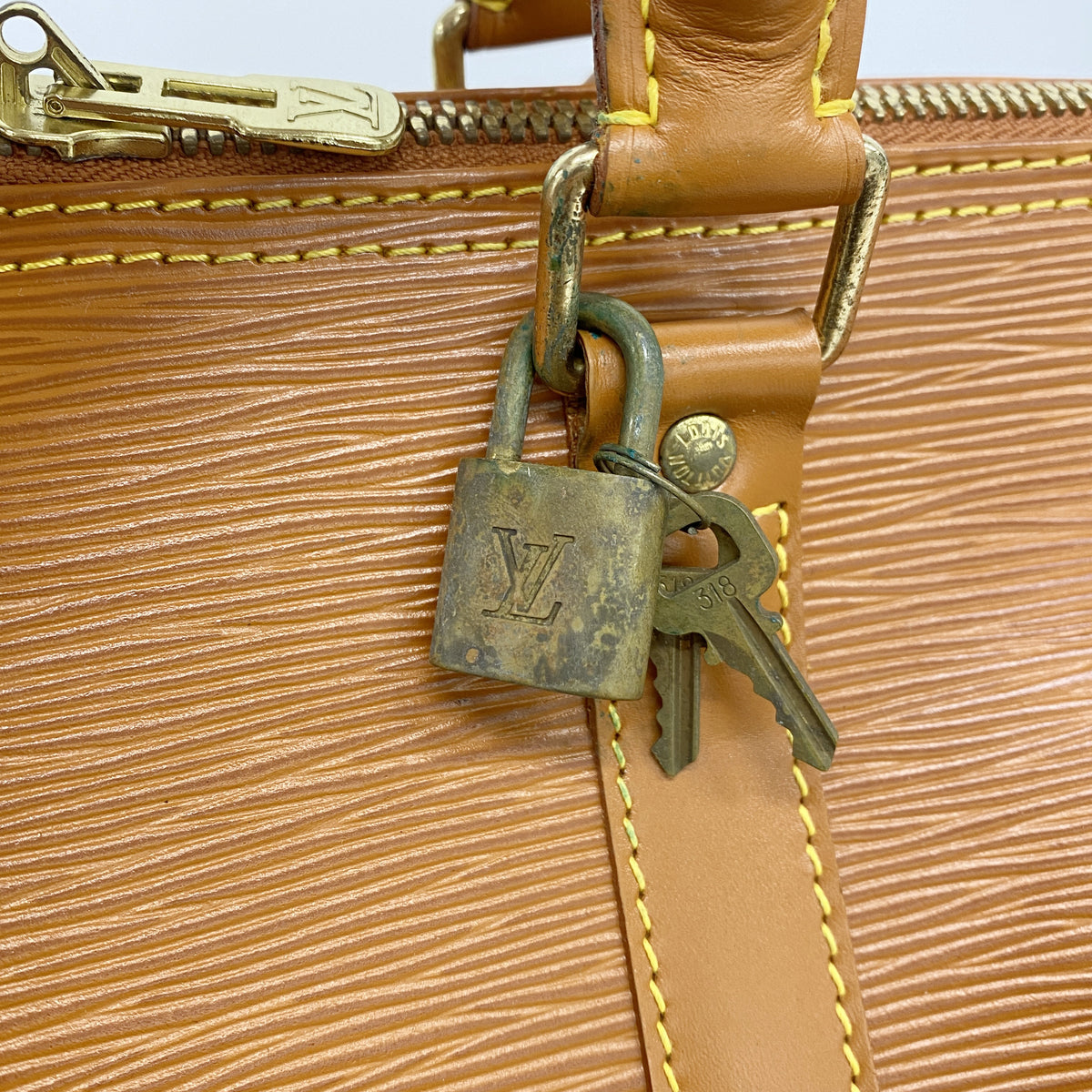 【6ia0551】ルイヴィトン ボストンバッグ エピ キーポル50 M42968 ジパングゴールド【中古】メンズ レディース ユニセックス