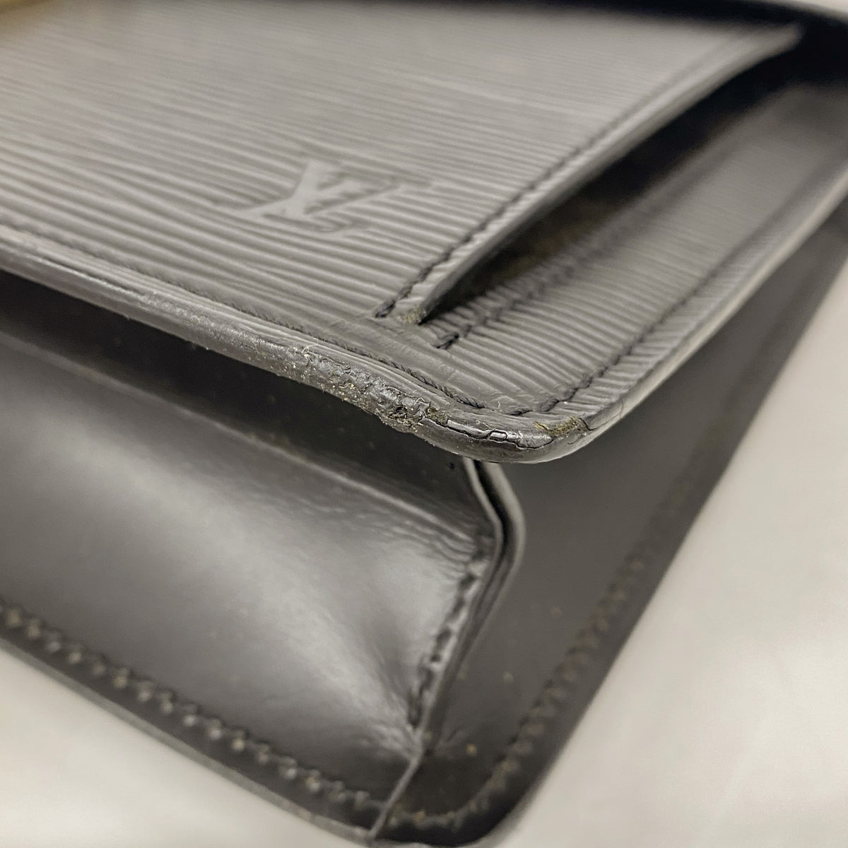 【6ia0552】ルイヴィトン クラッチバッグ エピ ポシェットセリエドラゴンヌ M52612 ノワール【中古】メンズ