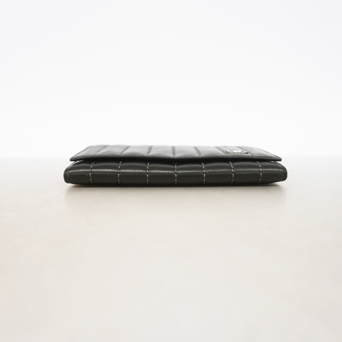 【6ia0558】シャネル 財布 マドモアゼル ラムスキン ブラック シルバー金具【中古】レディース
