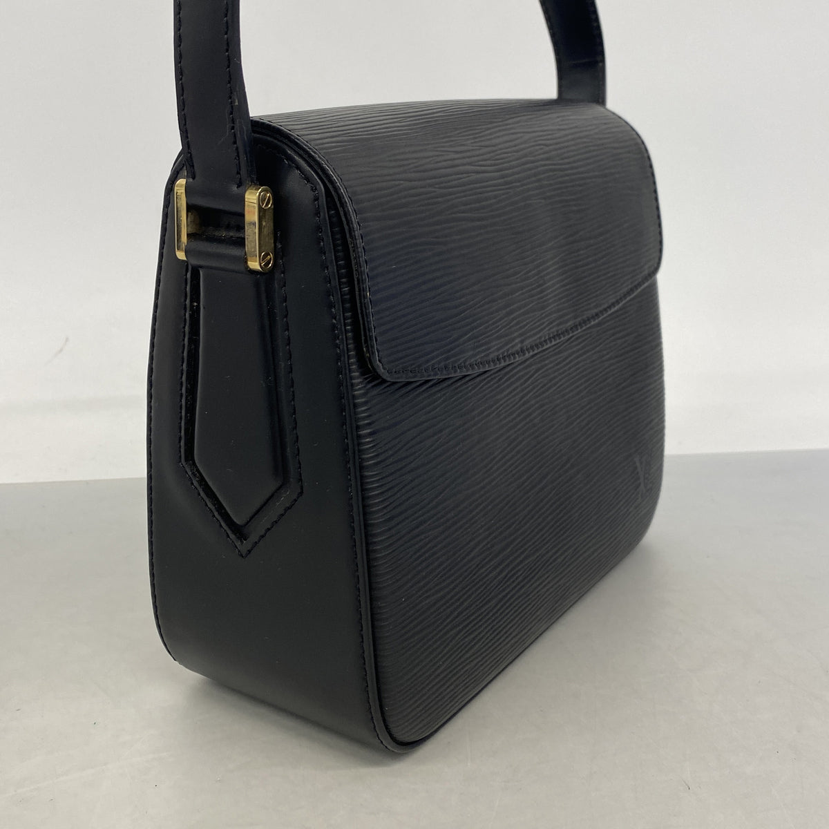 【6ia0584】ルイヴィトン ショルダーバッグ エピ ビュシ M52202 ノワール【中古】レディース