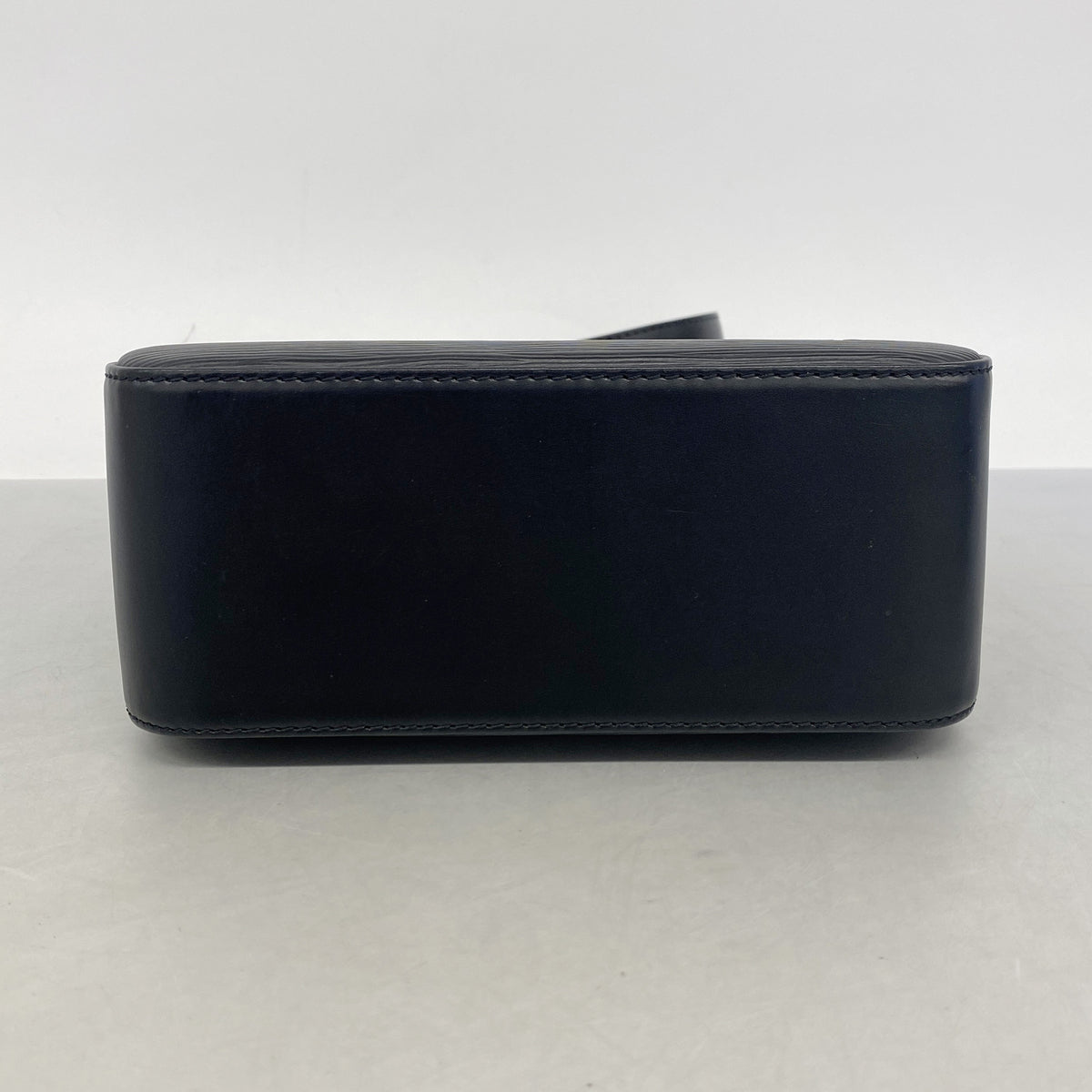 【6ia0584】ルイヴィトン ショルダーバッグ エピ ビュシ M52202 ノワール【中古】レディース