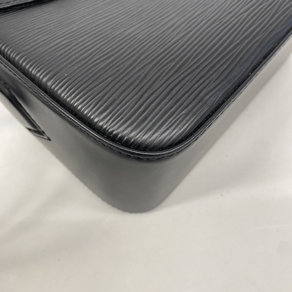 【6ia0584】ルイヴィトン ショルダーバッグ エピ ビュシ M52202 ノワール【中古】レディース
