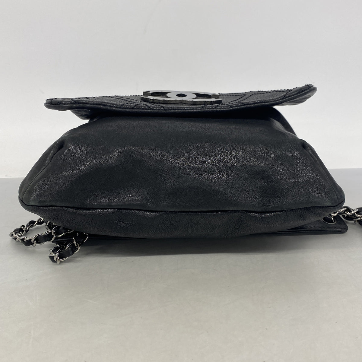 【6ia0587】シャネル ショルダーバッグ Wチェーン レザー ブラック シルバー金具【中古】レディース