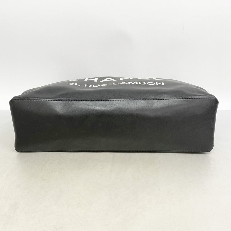 【6ia0605-k】シャネル トートバッグ エッセンシャル レザー ブラック シルバー金具【中古】レディース