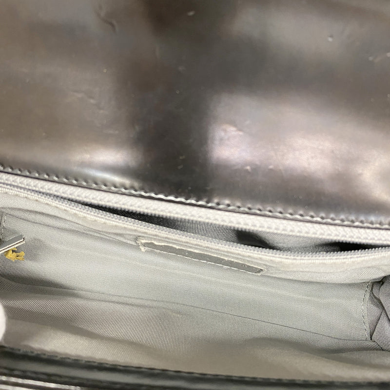 【6ia0607-k】シャネル ショルダーバッグ ボーイシャネル チェーンショルダー レザー ブラック シルバー金具【中古】レディース