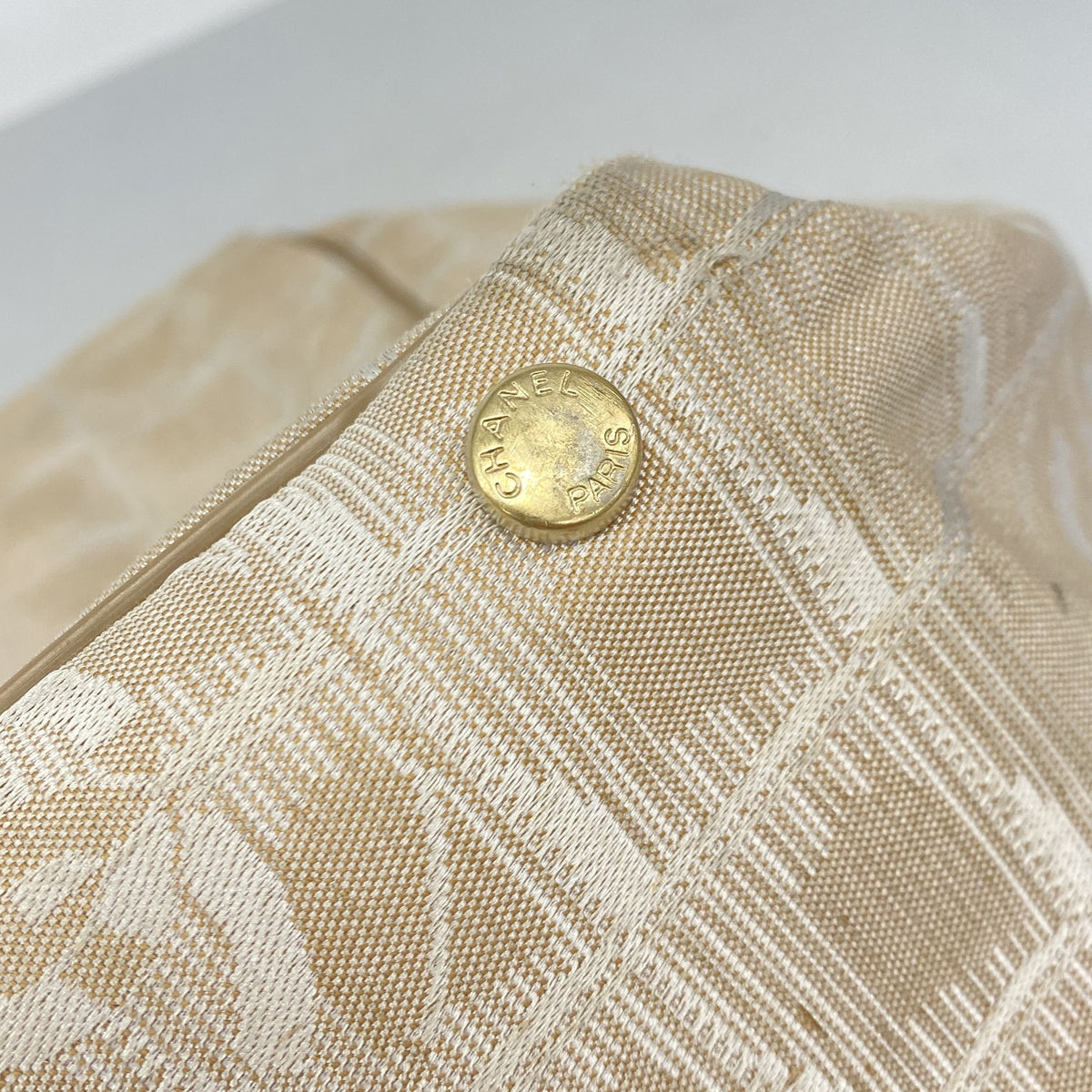 【6ia0634】シャネル トートバッグ ニュートラベル ナイロン ベージュ シャンパンゴールド金具【中古】レディース