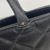 【6ia0644】シャネル トートバッグ 復刻トート キャビアスキン ブラック ゴールド金具【中古】レディース