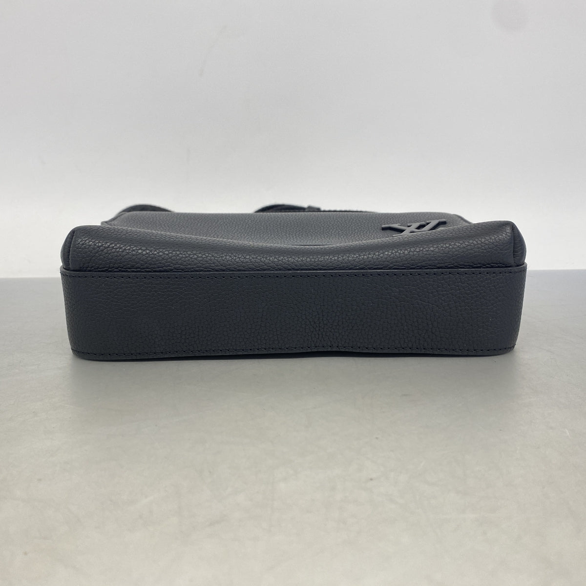 【6ia0664】ルイヴィトン ショルダーバッグ LVアエログラム ファストラインメッセンジャー M22482 ブラック【中古】メンズ