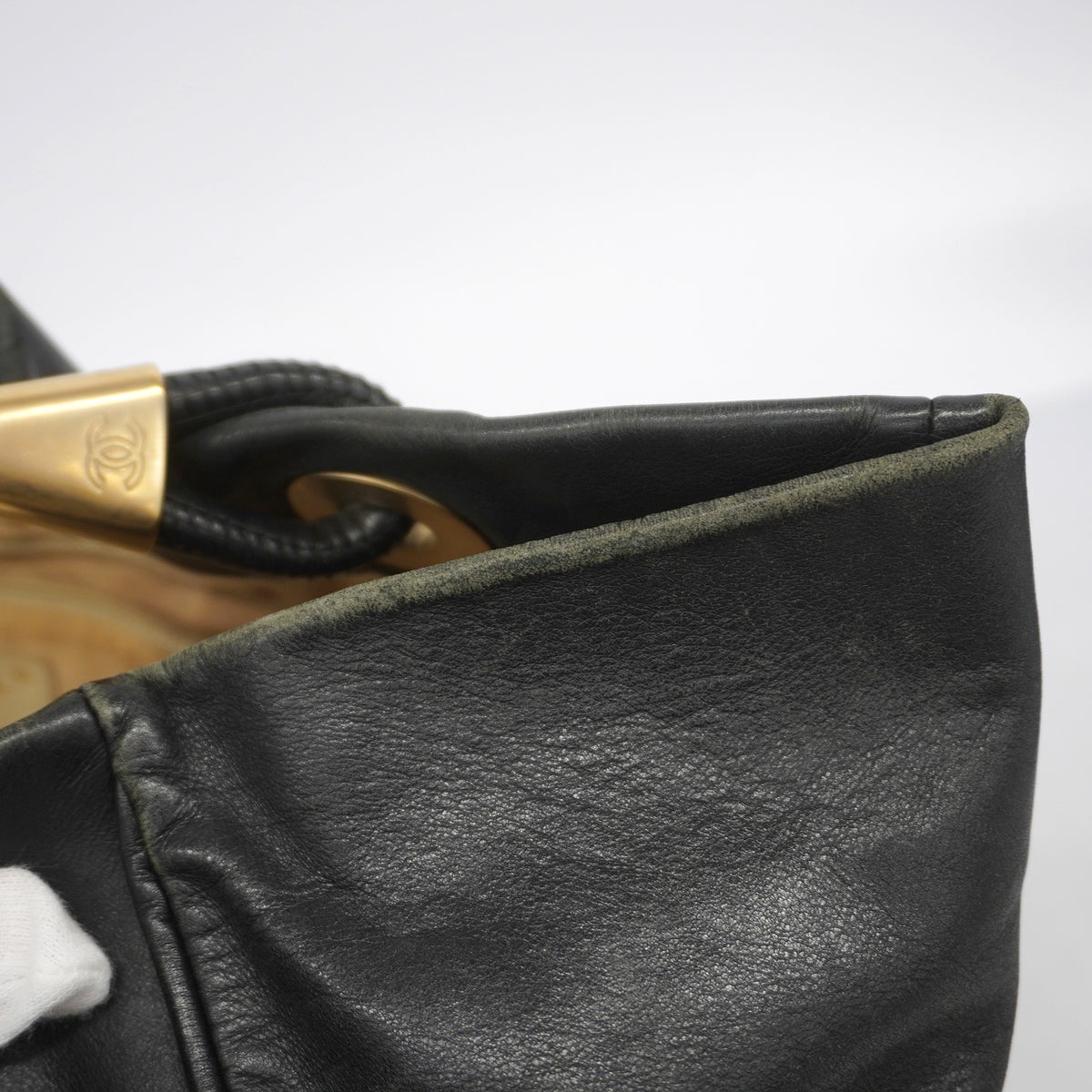 【6ia0680-h】シャネル トートバッグ カメリア ラムスキン ブラック シャンパンゴールド金具【中古】レディース