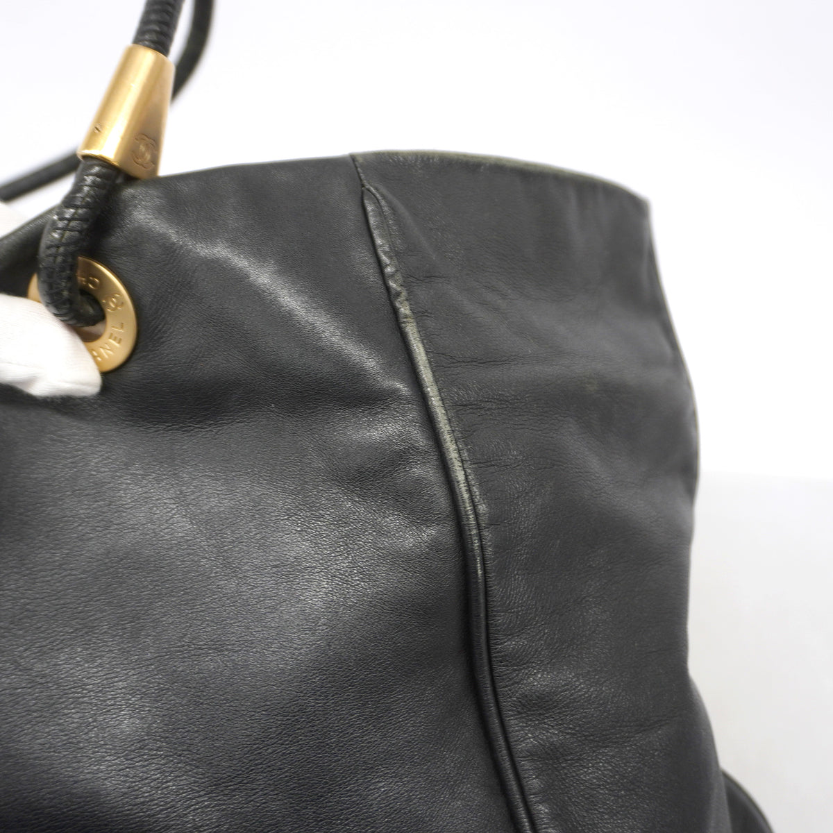 【6ia0680-h】シャネル トートバッグ カメリア ラムスキン ブラック シャンパンゴールド金具【中古】レディース