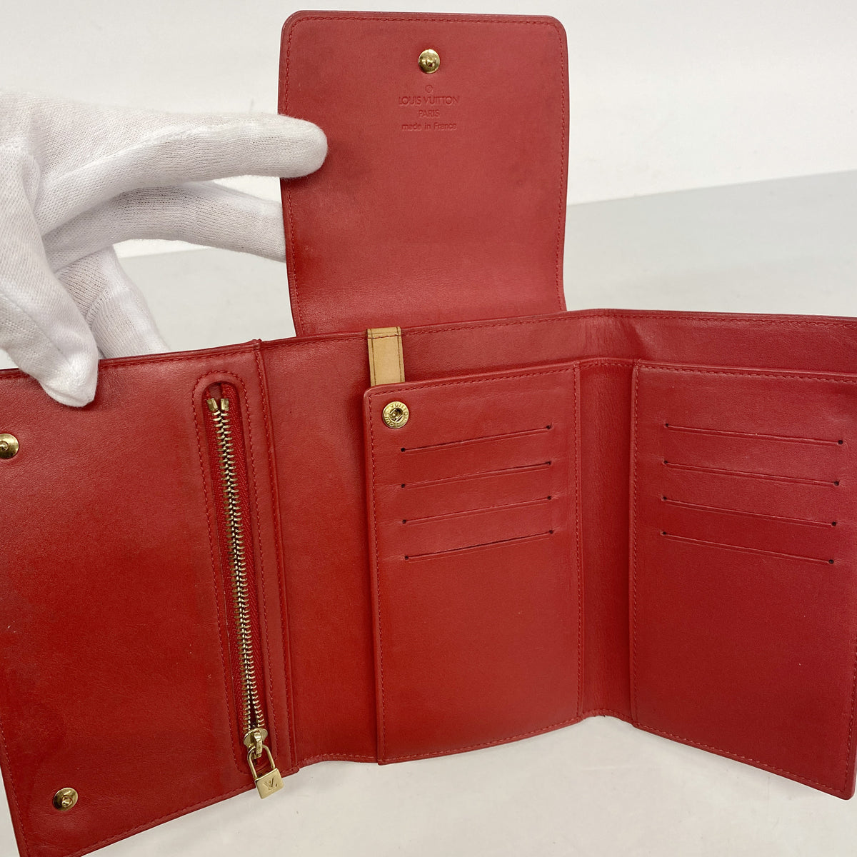【6ia0697】ルイヴィトン ショルダーバッグ ヴェルニ ウォーカー M91153 ルージュ【中古】レディース