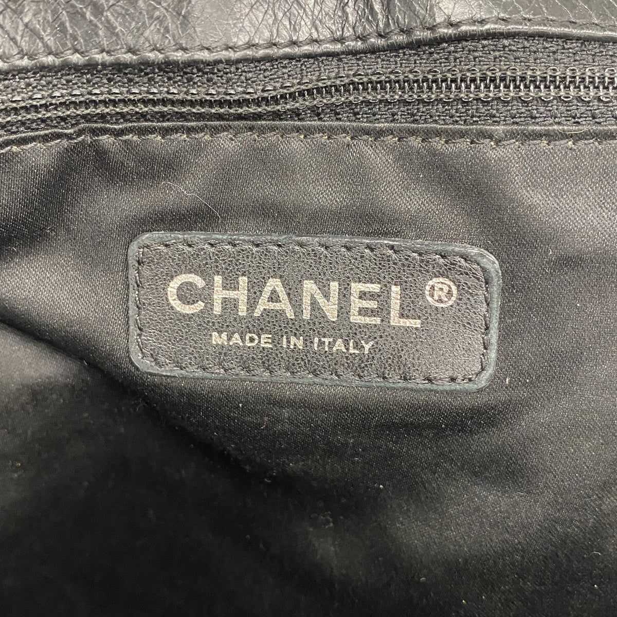 【6ia0703】シャネル ショルダーバッグ Wチェーン レザー ブラック シルバー金具【中古】レディース
