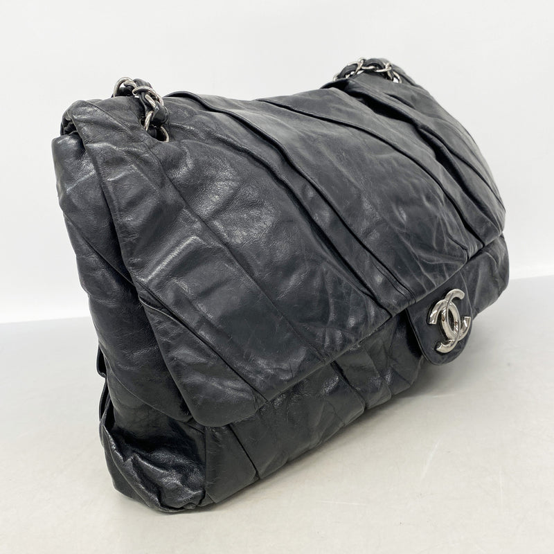 【6ia0703】シャネル ショルダーバッグ Wチェーン レザー ブラック シルバー金具【中古】レディース