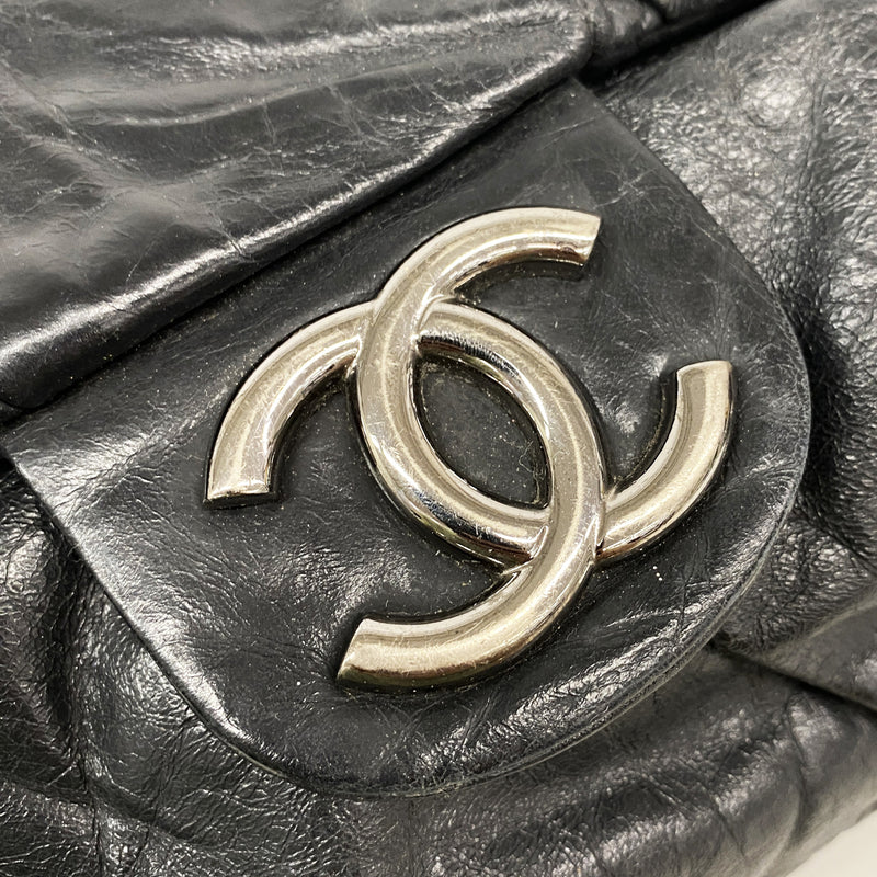 【6ia0703】シャネル ショルダーバッグ Wチェーン レザー ブラック シルバー金具【中古】レディース