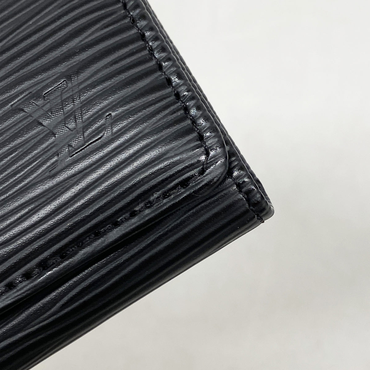 【6ia0730】ルイヴィトン キーケース エピ ミュルティクレ4 M63822 ノワール【中古】メンズ レディース ユニセックス