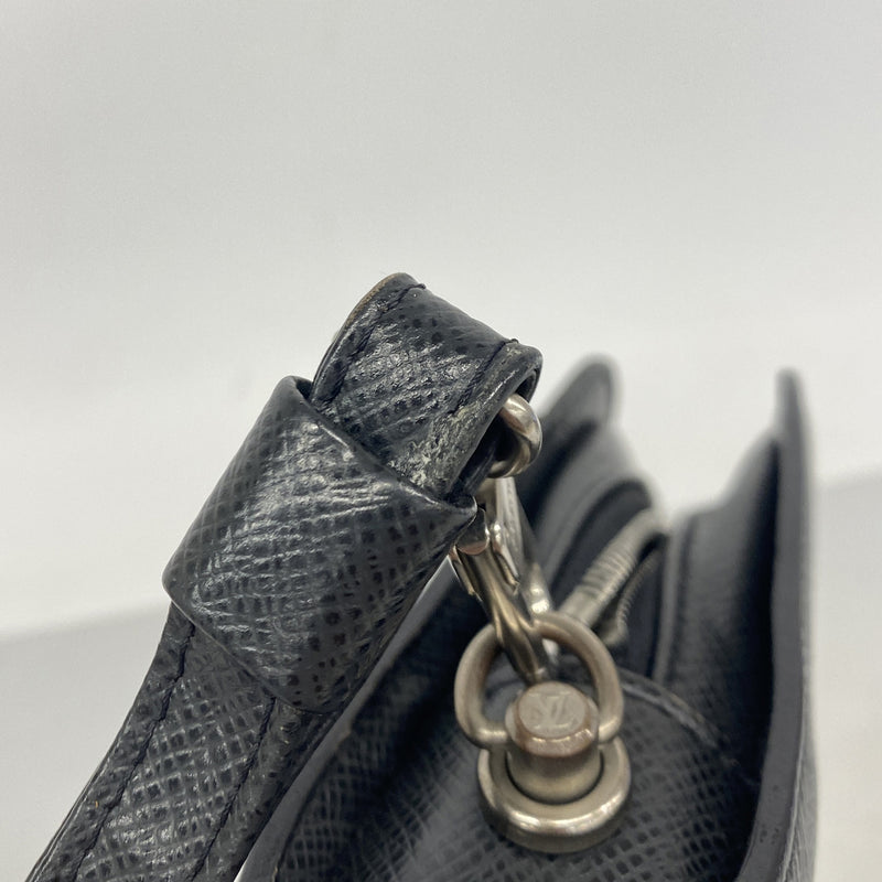 【6ia0817】ルイヴィトン クラッチバッグ タイガ バイカル M30182 アルドワーズ【中古】メンズ