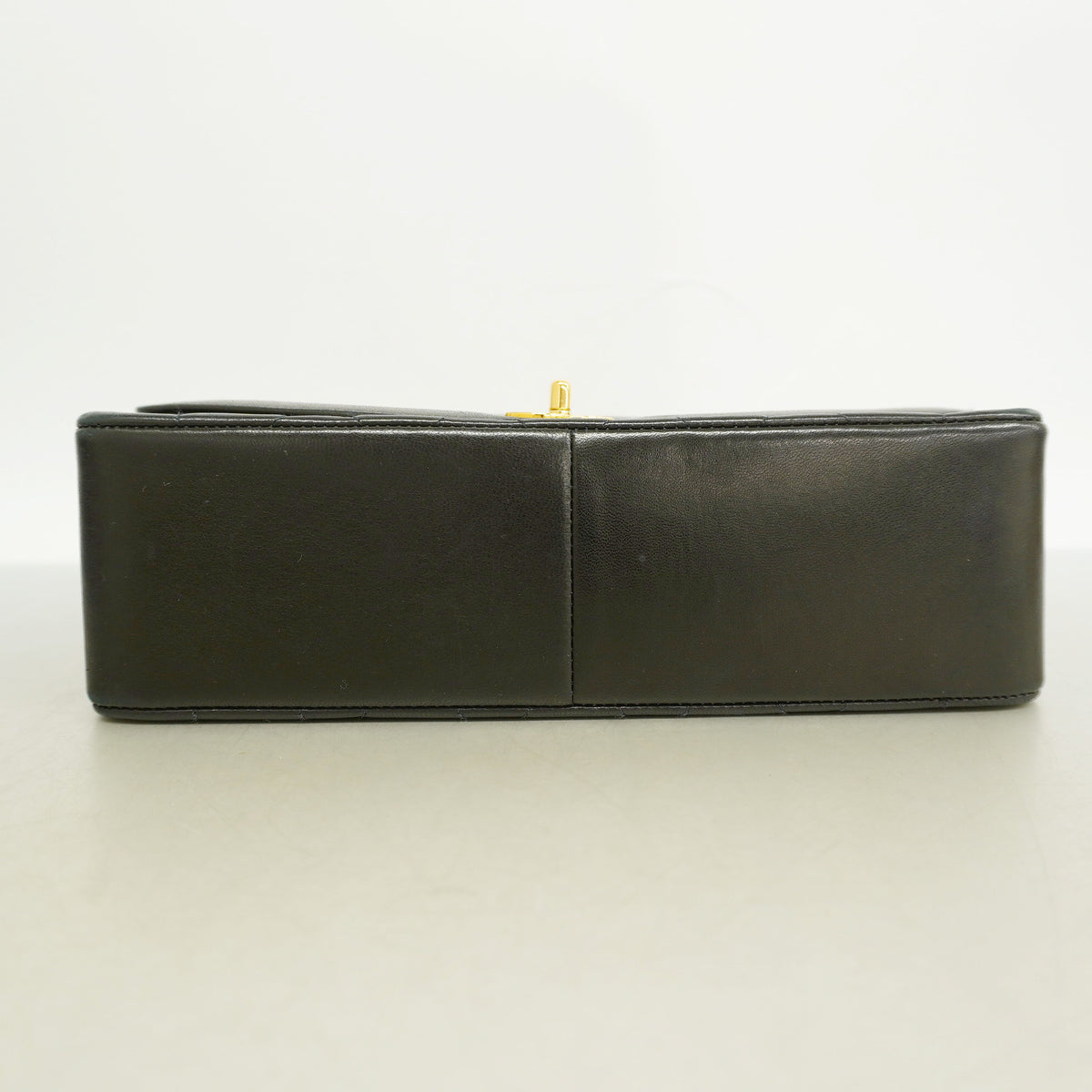 【6ia0824】シャネル ショルダーバッグ ダイアナ チェーンショルダー ラムスキン ブラック ゴールド金具【中古】レディース