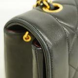 【6ia0824】シャネル ショルダーバッグ ダイアナ チェーンショルダー ラムスキン ブラック ゴールド金具【中古】レディース
