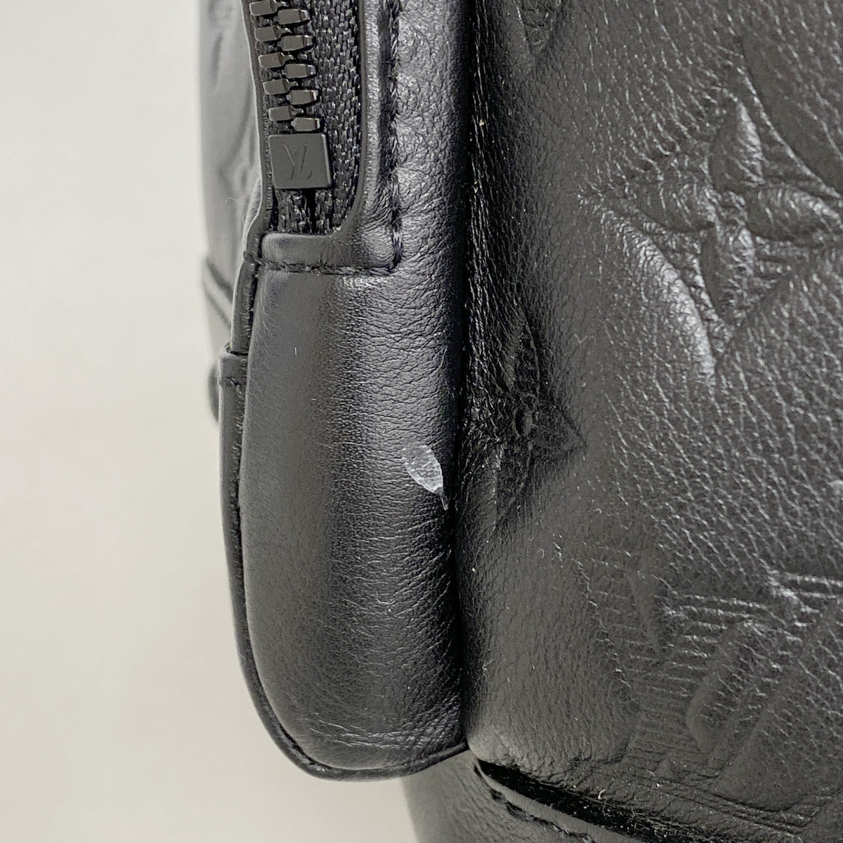 【6ia0853】ルイヴィトン ボディバッグ モノグラム・シャドウ レーサースリングバッグ M46107 ブラック【中古】メンズ